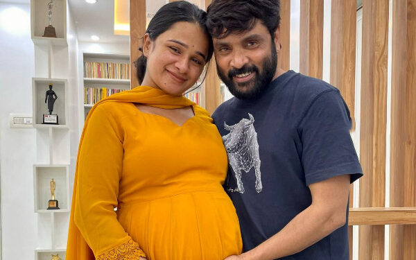 13 Paris Tamil News சினேகன் – கன்னிகா ரவி ஜோடிக்கு இரட்டை குழந்தைகள்!