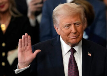 கனடா மீது ட்ரம்ப் விதிக்கும் 25 சதவிகித வரிகள்