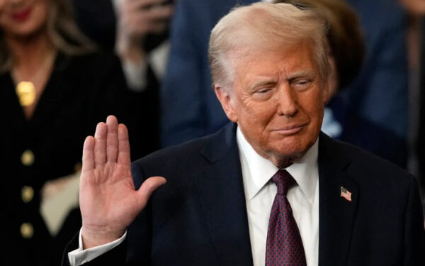 கனடா மீது ட்ரம்ப் விதிக்கும் 25 சதவிகித வரிகள்