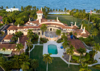 30,000,000,000 ரூபாய் மதிப்புள்ள வீடு, கழிப்பறை கூட தங்கம் – தெரியுமா?