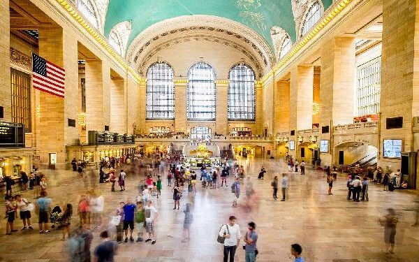 உலகின் மிகப்பெரிய ரயில் நிலையம் எது ?