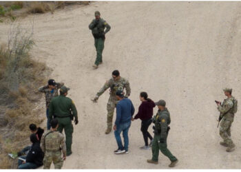 எல்லைக்கு ராணுவத்தை அனுப்பும் ட்ரம்ப்