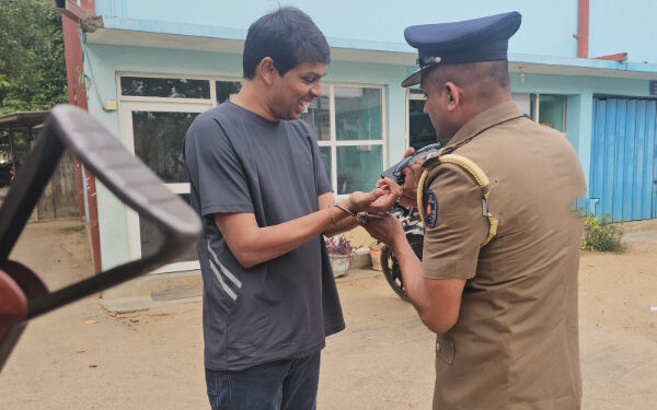 அர்ச்சுனா ராமநாதன் சற்று முன்னர் கைது