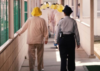 ஜப்பானில் சிறை செல்ல விரும்பும் முதியோர்கள்