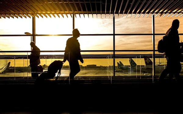 20 Paris Tamil News இந்திய பெற்றோருக்கு அமெரிக்காவுக்குள் அனுமதி மறுப்பு