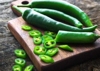 உச்சத்தை தொட்ட பச்சை மிளகாய் விலை