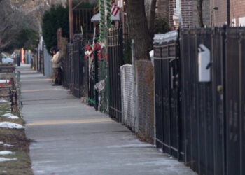 32 Paris Tamil News ட்ரம்பால் பயம்… வெறிச்சோடிக்கிடக்கும் நகரமொன்றின் தெருக்கள்