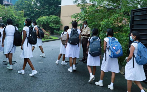 பாடசாலை மாணவிகள் தொடர்பில் பிரதமர் நடவடிக்கை!