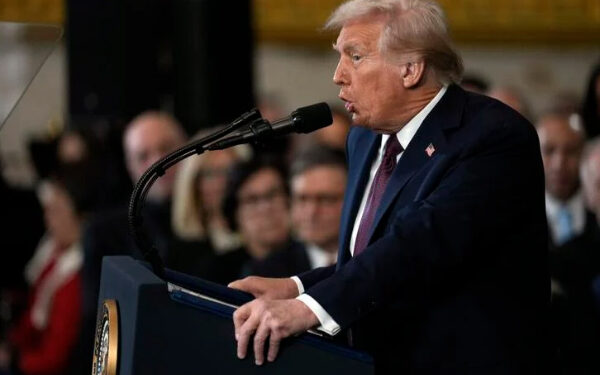 8 Paris Tamil News புலம்பெயர்ந்தோரை திரும்பி அனுப்பும் ட்ரம்ப்