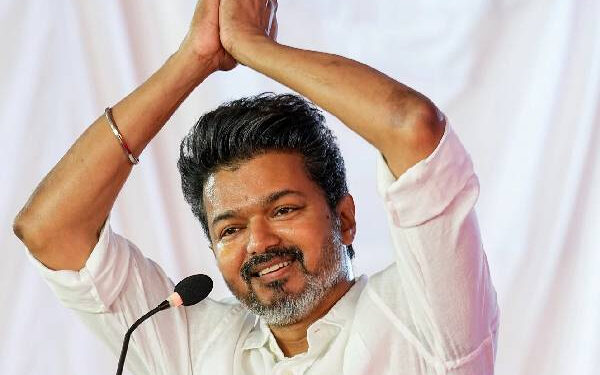 கூத்தாடி என்ற கூற்றைச் உடைத்து எம்ஜிஆருக்கு புகழாரம் சூட்டிய விஜய்