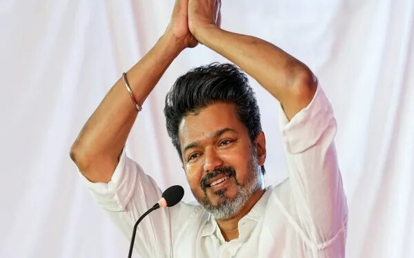 11 Paris Tamil News தமிழக வெற்றிக் கழக விஜய்யின் அடுத்தகட்ட நகர்வு என்ன?