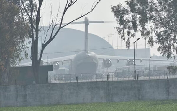 அமெரிக்காவால் நாடுகடத்தப்பட்ட 104 இந்தியர்கள் நாடு திரும்பினர்