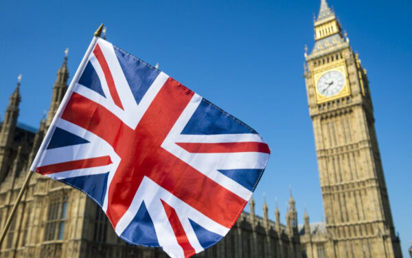 பிரித்தானியாவில் வேலையிழக்கும் ஆயிரக்கணக்கானோர்