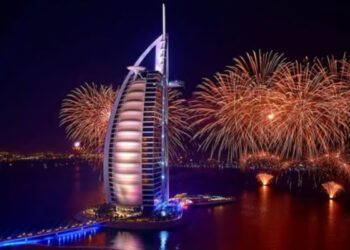 செயற்கை தீவு, உலகின் ஒரே 10-star ஹோட்டல் எங்குள்ளது?