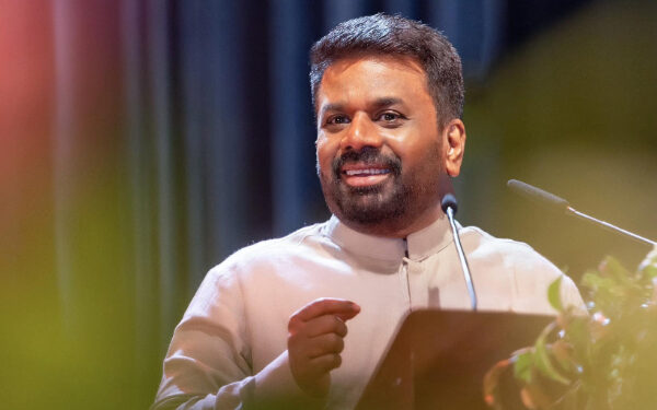 ஐக்கிய அரபு இராஜ்ஜியம் பறந்த அநுர