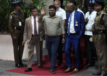 வெளிநாடு பறக்கிறார் அநுர