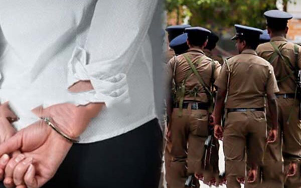 தென்னிலங்கையில் ஆயுதங்களுடன் சிக்கிய பெண்