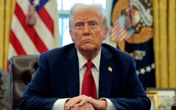 டொலரில் கை வைத்தால் நூறு வீத வரி : ட்ரம்பின் எச்சரிக்கை