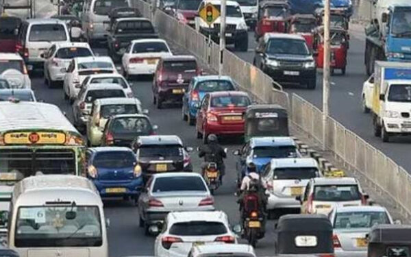 வாகனங்களை இறக்குமதி செய்ய தயங்கும் இறக்குமதியாளர்கள்!