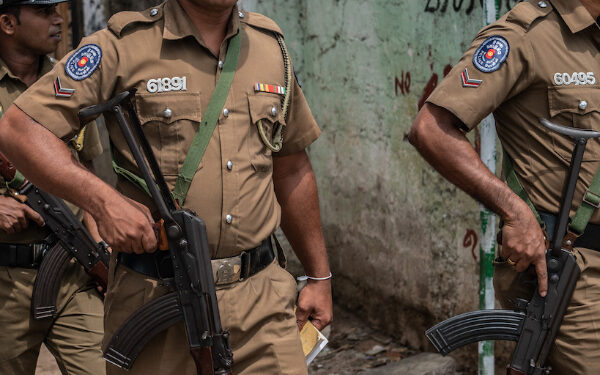 மட்டக்களப்பில் குழந்தையை பெற்று வீசிய மாணவி கைது