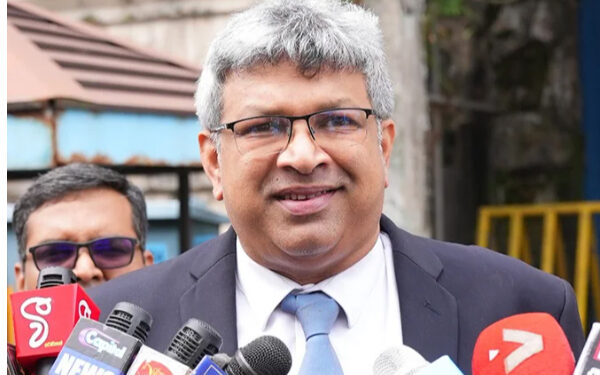 ரணில் ஒரு மோசடிக்காரர்