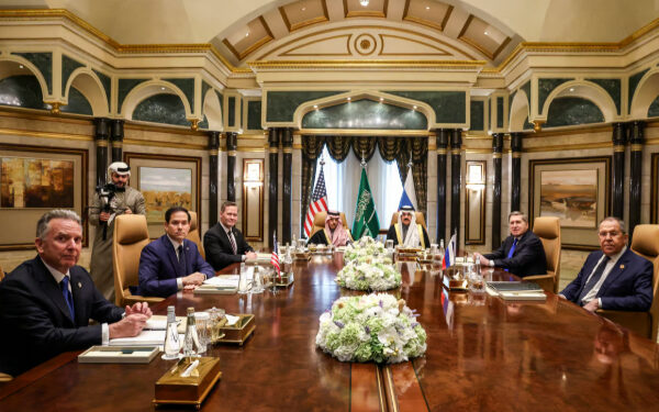 பகைமை மறந்து இராஜதந்திரங்களை வகுக்கும் ரஷ்யா – அமெரிக்கா