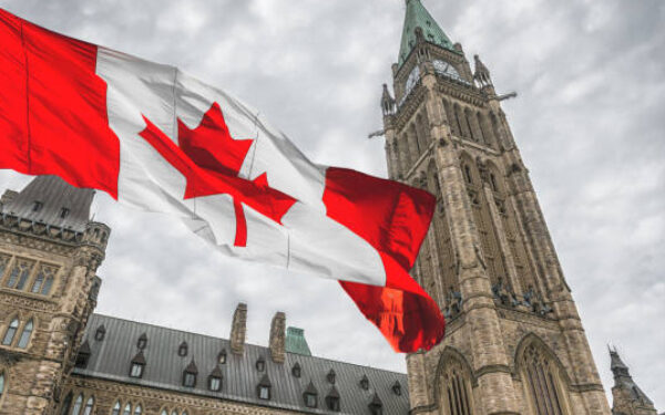 7 Paris Tamil News கனடாவில் குறைந்தபட்ச சம்பளம் அதிகரிப்பு