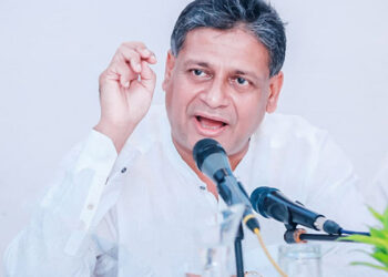 சாமர சம்பத்தால் சபையில் சிரிப்பும் சலசலப்பும்!