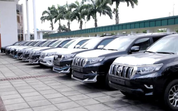 நிதி அமைச்சின் நூற்றுக்கணக்கான வாகனங்கள் மாயம்!