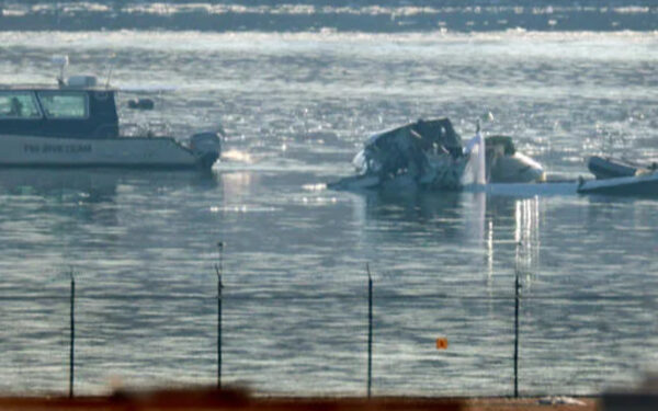 அமெரிக்க விமான விபத்து: 41 சடலங்கள்