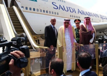 4 நாள் சுற்றுலாவிற்கு பில்லியன் கணக்கில் செலவு – சவுதி மன்னனின் ஆடம்பர வாழ்க்கை