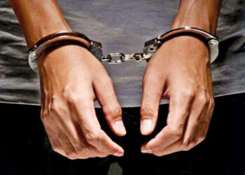 யாழில் வீதியால் சென்ற பெண்ணுக்கு அதிர்ச்சி!