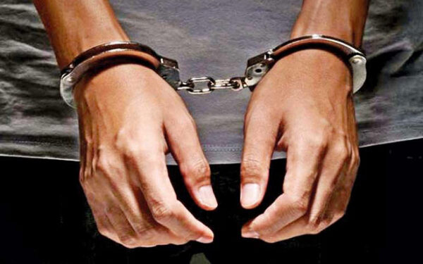 1 Paris Tamil News யாழில் வீதியால் சென்ற பெண்ணுக்கு அதிர்ச்சி!