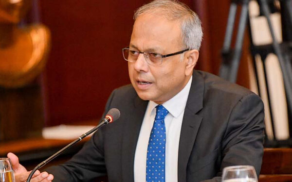 சாகலவின் வீட்டில் தேசபந்துவை தேடிய பொலிஸார்