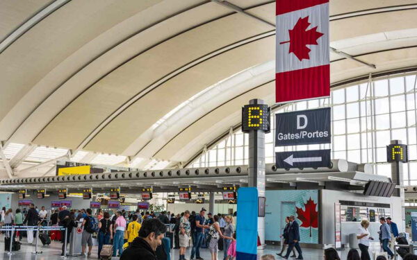 கனடாவில் இருந்து தமிழர்கள் உட்பட பெருமளவானோர் நாடு கடத்தல்