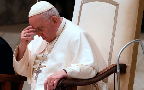 19 Paris Tamil News பாப்பரசர் பிரான்சிஸின் உடல்நிலை குறித்து தகவல்