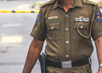 யாழ். காவல்துறை உத்தியோகத்தரின் மகன் லஞ்சம் வாங்கிய சம்பவம்