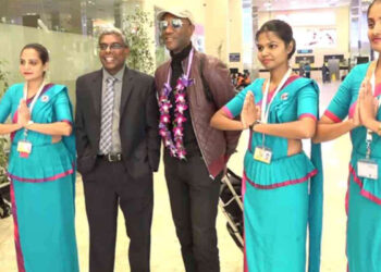 இலங்கையில் உலக புகழ்பெற்ற பாடகர்!