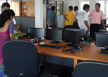 அரசு ஊழியர்களுக்கான சம்பள உயர்வு அடுத்த மாதம்